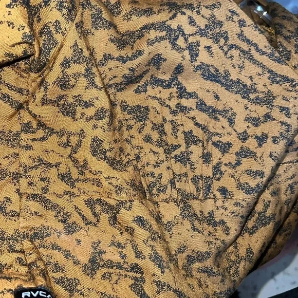 RVCA  abstract print No Matters Top Sz Large - Picture 12 of 12